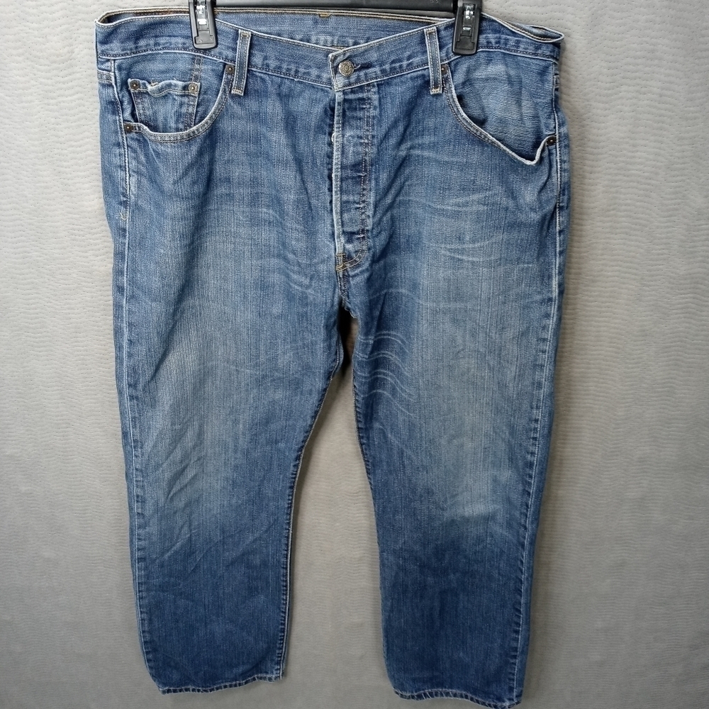 Levis 501XX men's blue jeans button fly sz 40x32. Pb2 53pm